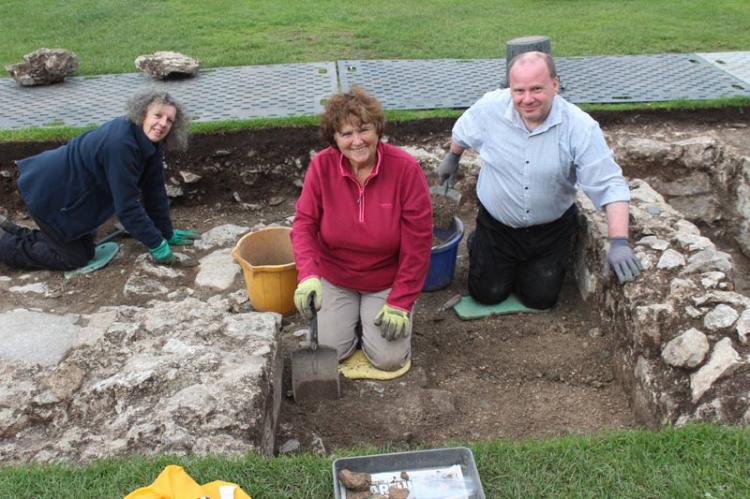 Ruth, Caralinda and Andrew in Trench 1